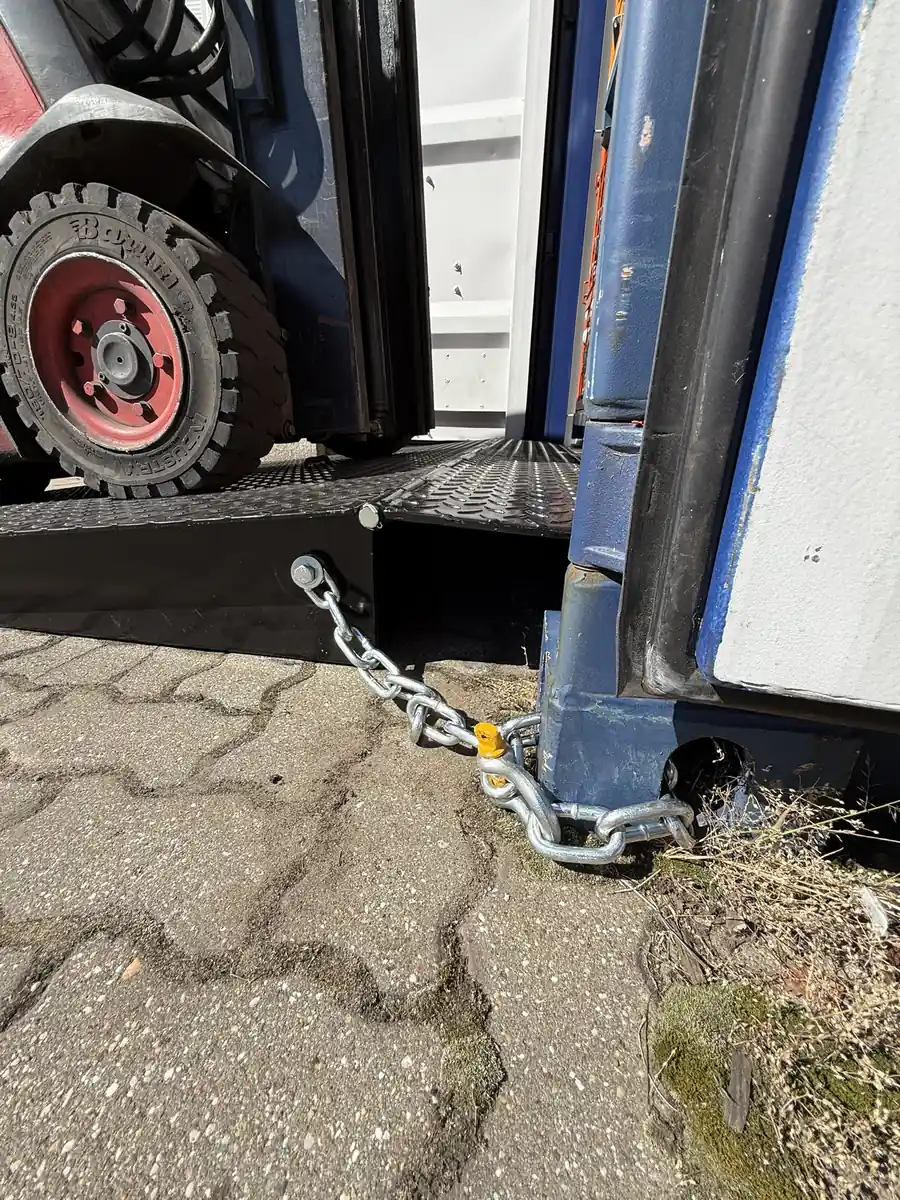 Oceľová nakladacia rampa s pohyblivou lištou VARIOfit sg-200.520 - detail pojazdových kolies